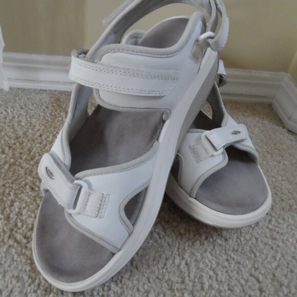 Mbt Kisumu White Sandals - 9/9.5 - Picture 11 of 11